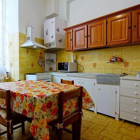 Appartamento Nel Borgo Medievale Levanto Exterior foto